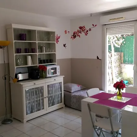 Le De Galles Apartment